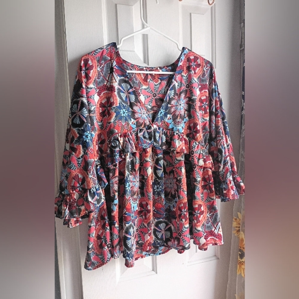 Longsleeve Festive Printed Ruffle Top Size Large - Picture 1 of 2